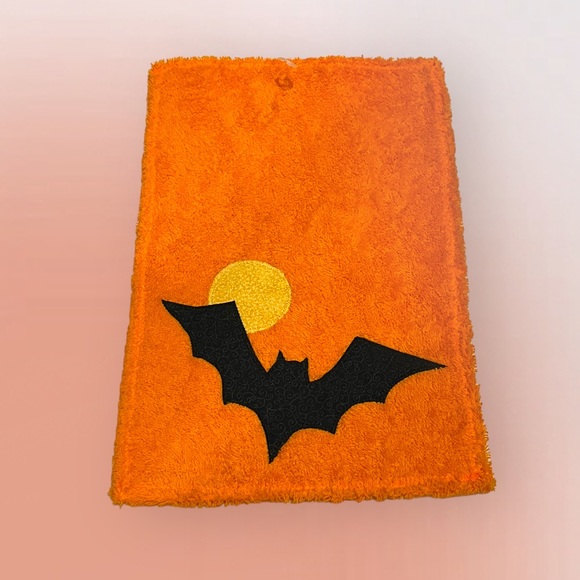 *Lot/3 𝑯𝒂𝒏𝒅𝒎𝒂𝒅𝒆 Halloween HandTowels - Picture 6 of 16